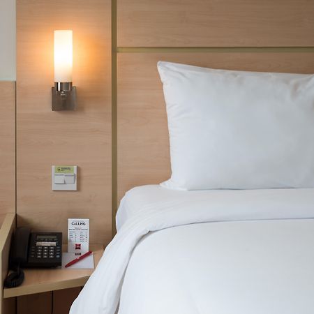 Ibis Saigon South Hotel Ho Chi Minh City Exterior photo