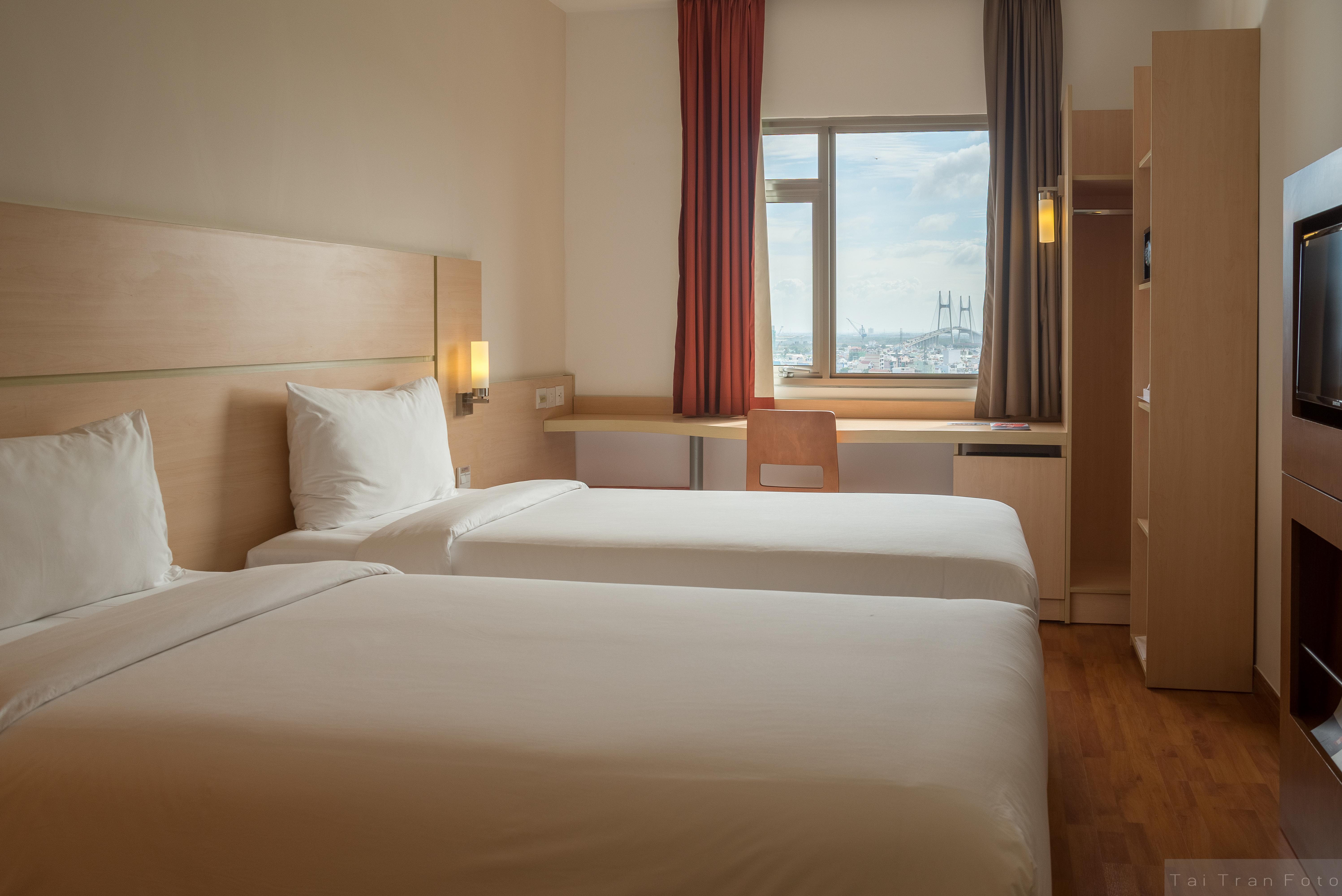 Ibis Saigon South Hotel Ho Chi Minh City Exterior photo