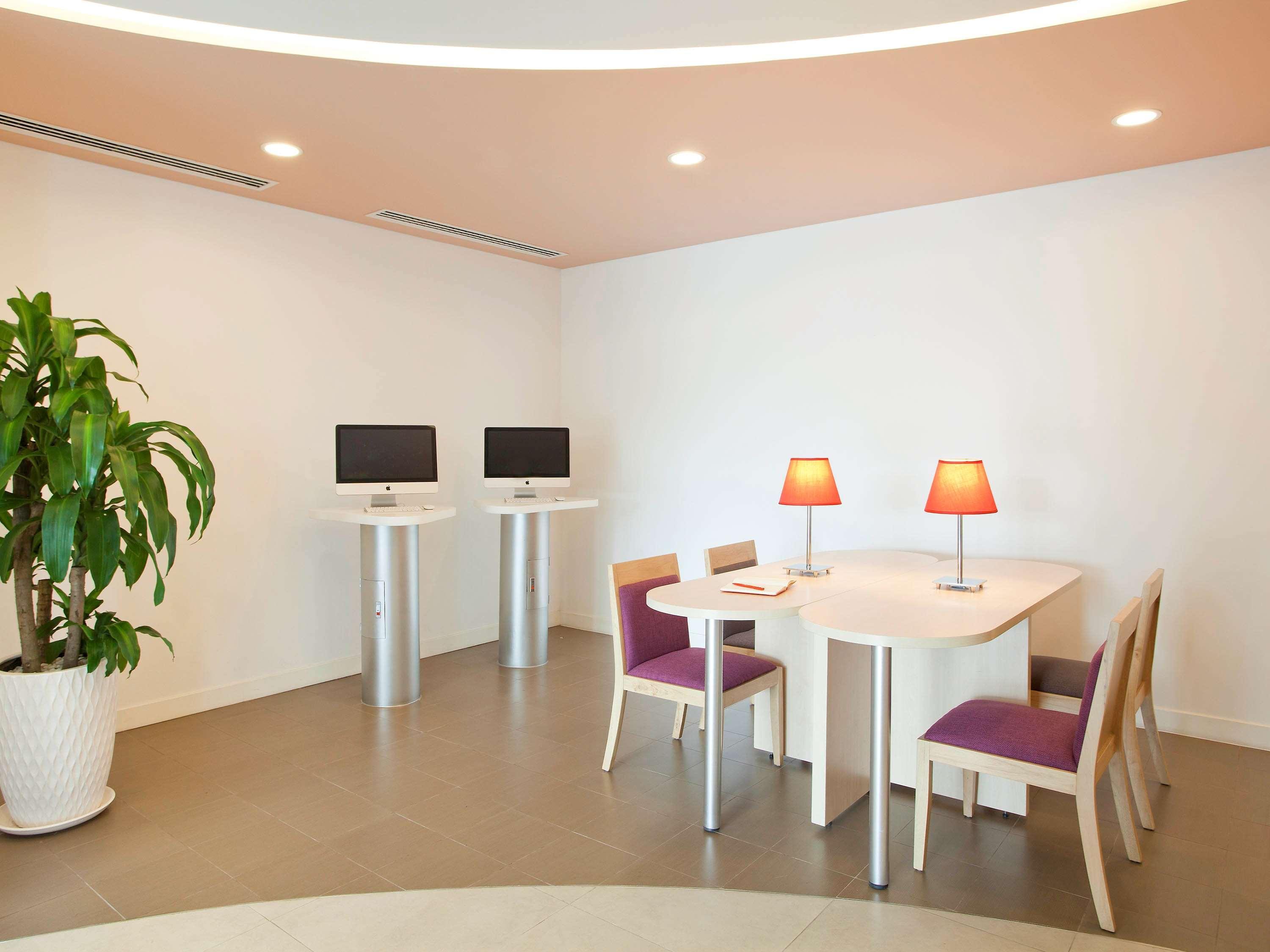 Ibis Saigon South Hotel Ho Chi Minh City Exterior photo