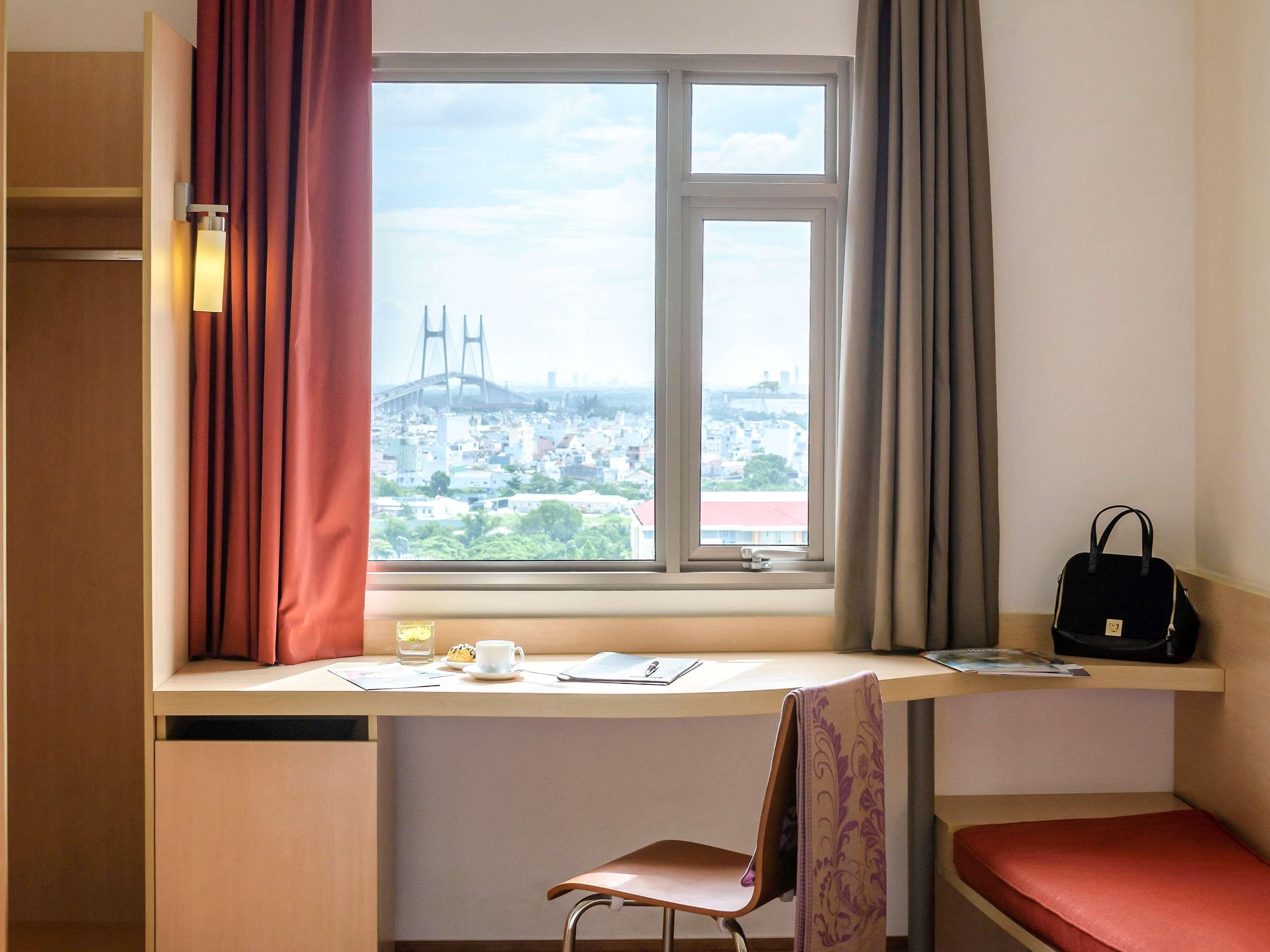 Ibis Saigon South Hotel Ho Chi Minh City Exterior photo