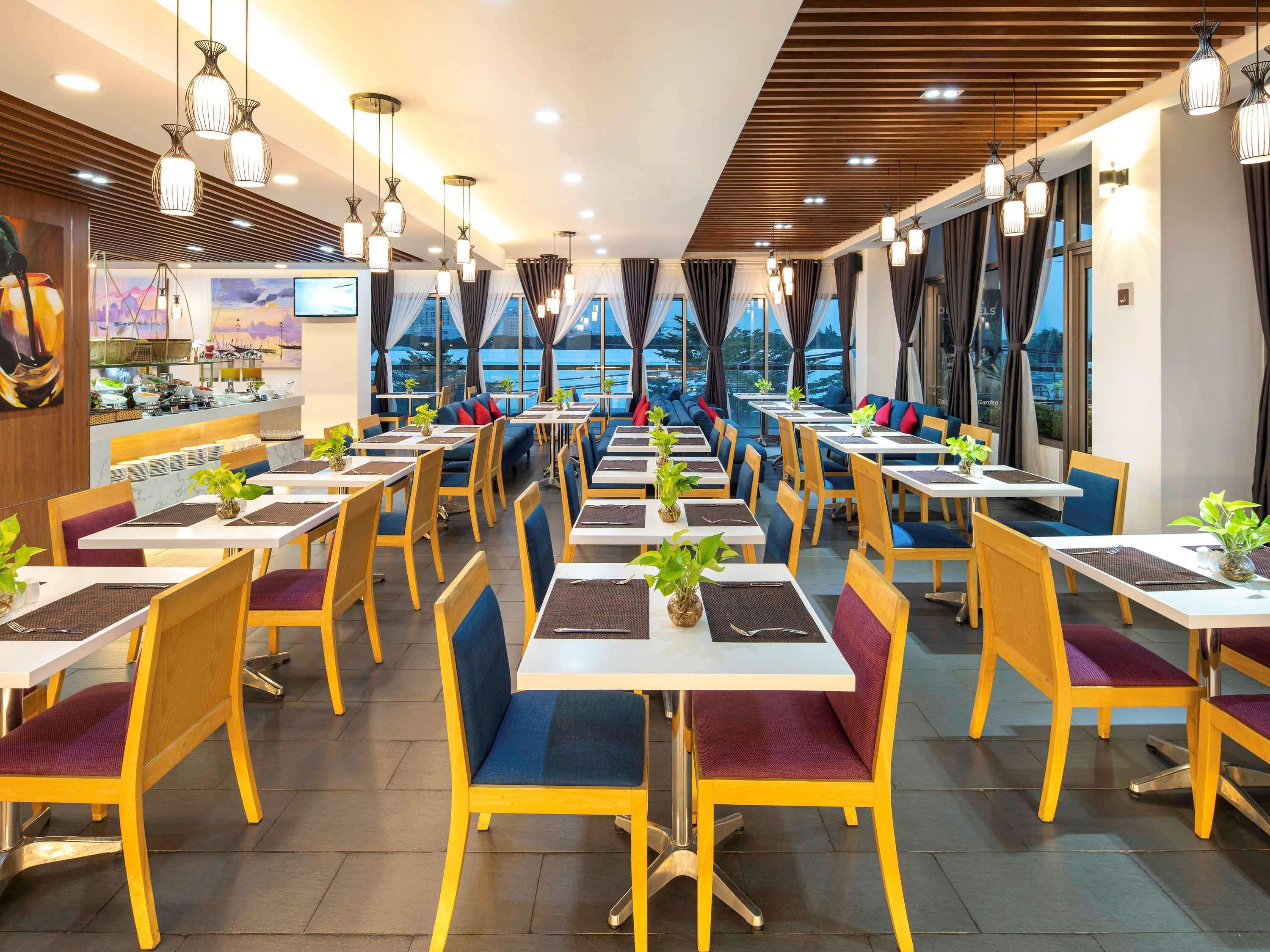 Ibis Saigon South Hotel Ho Chi Minh City Exterior photo