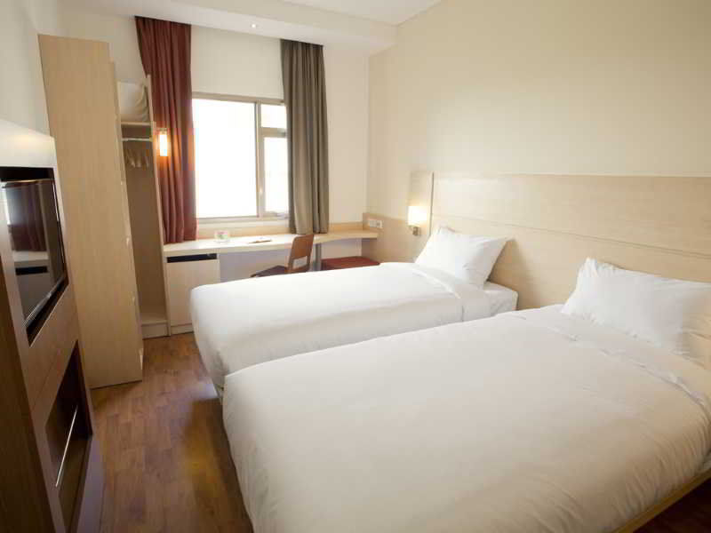 Ibis Saigon South Hotel Ho Chi Minh City Exterior photo