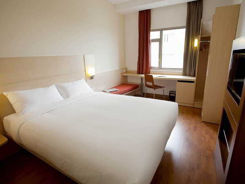 Ibis Saigon South Hotel Ho Chi Minh City Exterior photo