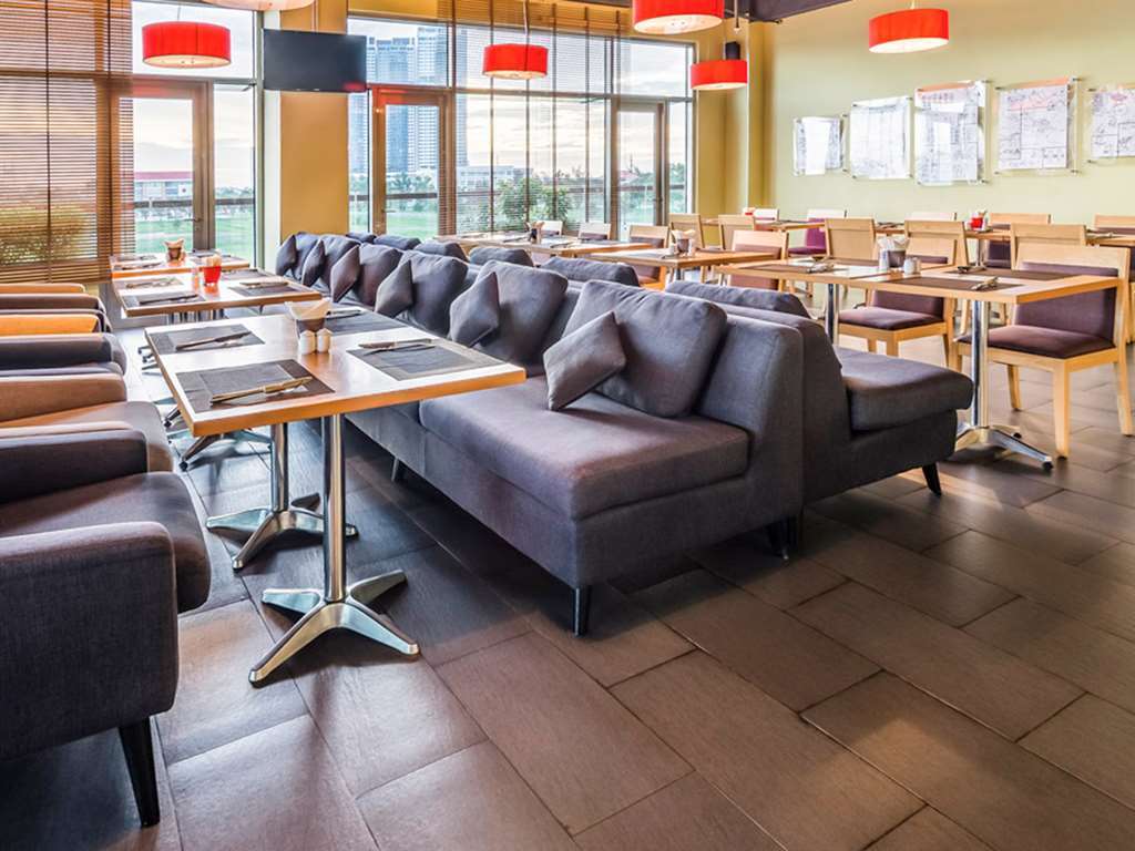 Ibis Saigon South Hotel Ho Chi Minh City Restaurant photo