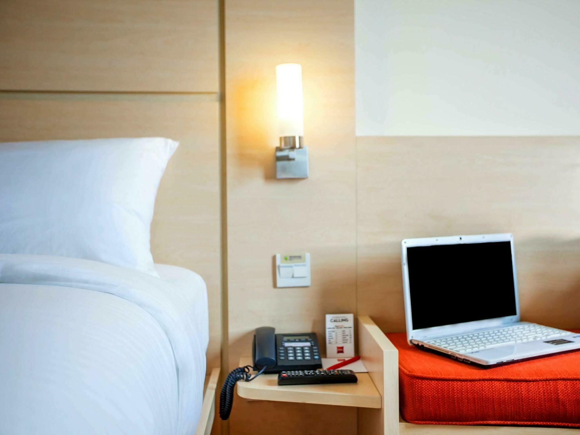 Ibis Saigon South Hotel Ho Chi Minh City Exterior photo