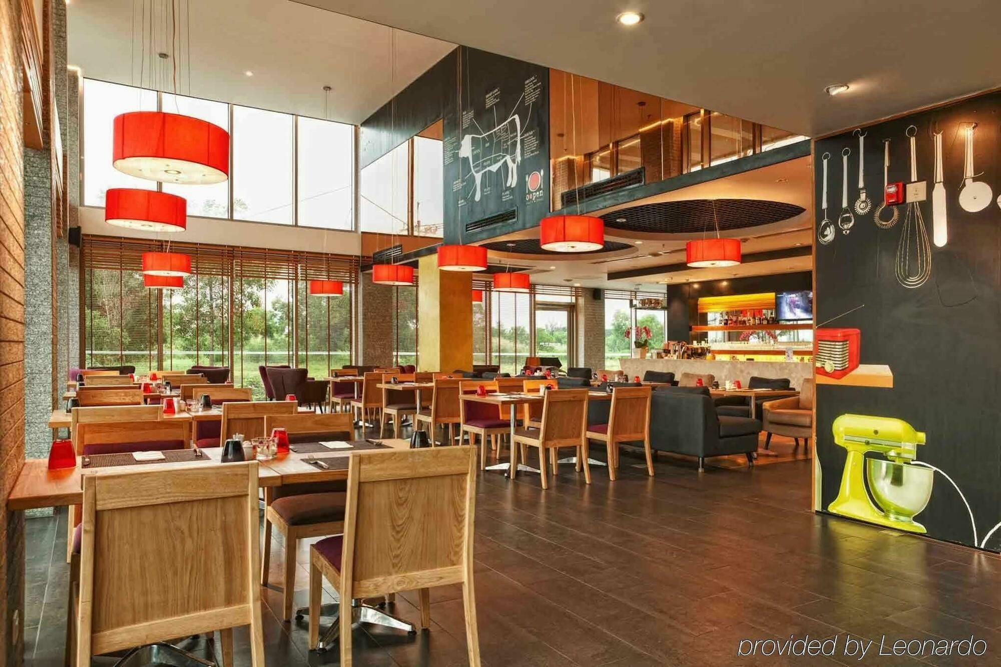 Ibis Saigon South Hotel Ho Chi Minh City Restaurant photo